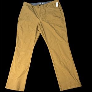 NWT old navy men’s dark khakis 38W 32L ultimate strait with built in flex
